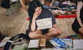 Độc đáo chợ bán kỷ vật người yêu cũ