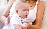 Mẹ “tống” kháng sinh khi trẻ ho sẽ hại con thế nào?