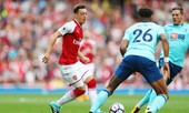 Oezil từ chối gia hạn với Arsenal vì 'hẹn hò' M.U
