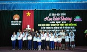 Trao học bổng 'Hoa tình thương'