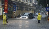 Áp thấp nhiệt đới đổ bộ đất liền, Hà Nội mưa lớn