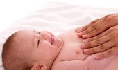 Sai lầm của cha mẹ dễ khiến con bị biến chứng tay chân miệng