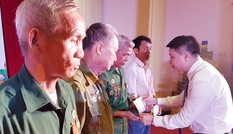 Tặng quà tri ân thương binh, người có công tỉnh Yên Bái, Phú Thọ