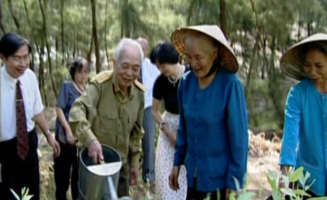 Hình ảnh Đại tướng trong những ngày về Quảng Bình
