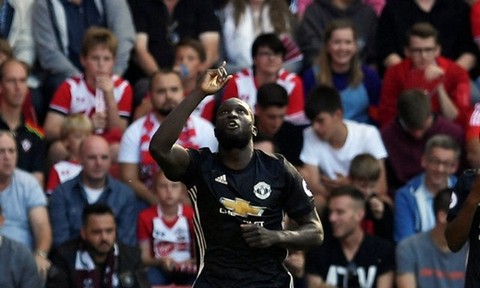 Mourinho bị đuổi, M.U thắng nhọc Southampton