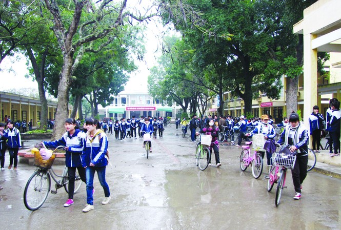 Nghỉ trưa dài, học sinh đi đâu? Có 3 tiếng nghỉ trưa, một số học sinh Hà Nội lại nghỉ theo lối...khó ngờ. Ảnh: Trường Phong
