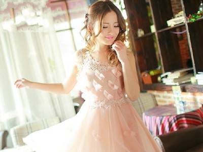 Họa tiết hoa thêu nổi lãng mạn cho ngày giao mùa Họa tiết hoa thêu nổi lãng mạn cho ngày giao mùa