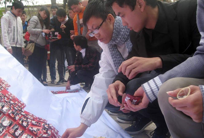Sinh viên với ngày hội bao cao su Sinh viên với ngày hội bao cao su