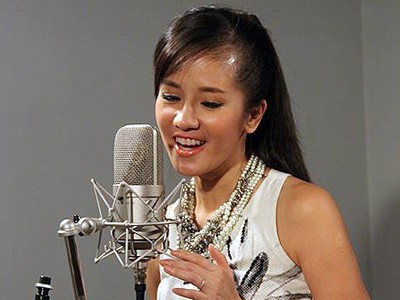 Hồng Nhung sinh đôi một trai, một gái Hồng Nhung sinh đôi một trai, một gái