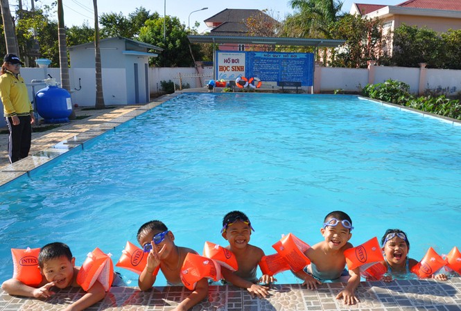 Trường đầu tiên dạy bơi tại Đắk Lắk Trường đầu tiên dạy bơi tại Đắk Lắk