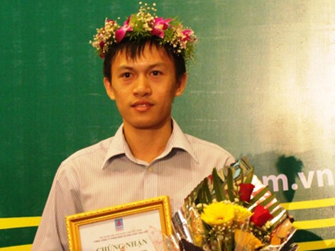 Chàng sinh viên nghèo học giỏi xuất sắc Chàng sinh viên nghèo học giỏi xuất sắc