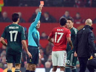 Sir Alex, Nani lĩnh án phạt của UEFA Sir Alex, Nani lĩnh án phạt của UEFA