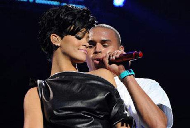 'Mổ xẻ' mối quan hệ của Rihanna 'Mổ xẻ' mối quan hệ của Rihanna