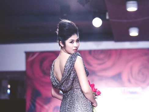 Ngọc Hân xinh đẹp và nổi bật trên sàn catwalk Ngọc Hân xinh đẹp và nổi bật trên sàn catwalk