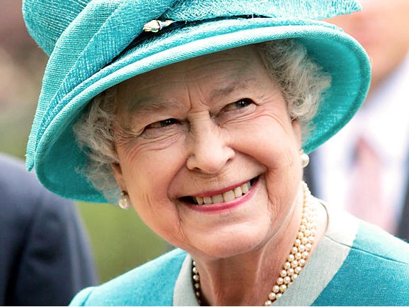 Nữ hoàng Anh nhập viện vì viêm dạ dày Nữ hoàng Anh Elizabeth II nhập viện vì viêm dạ dày