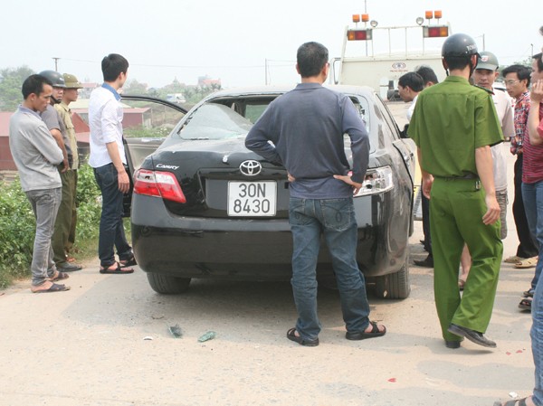 Do mâu thuẫn cờ bạc? Công an khám nghiệm hiện trường vụ hỗn chiến