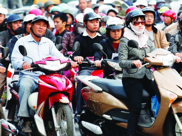 Thu phí bảo trì đường bộ từ ngày 1-1 - 2013: Nhiệm vụ bất khả thi Thu phí bảo trì đường bộ từ ngày 1-1 - 2013: Nhiệm vụ bất khả thi
