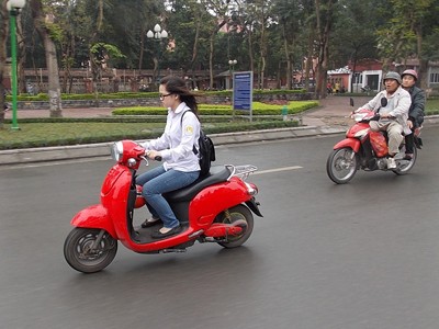 Hầu hết người đi xe máy điện không đội MBH Hầu hết người đi xe máy điện không đội MBH