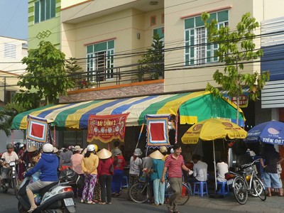 Vụ cả nhà chết ở Bến Tre: Để lại 7 lá thư cho người thân Vụ cả nhà chết ở Bến Tre: Để lại 7 lá thư cho người thân