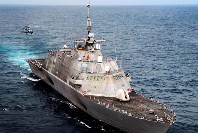 Tàu chiến Mỹ ào tới Biển Đông, đôi công Trung Quốc Tàu chiến duyên hải USS Freedom của Mỹ