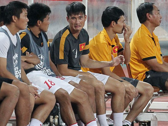 Công Vinh vĩnh viễn bị loại khỏi đội tuyển Việt Nam? Công Vinh vĩnh viễn bị loại khỏi đội tuyển Việt Nam?