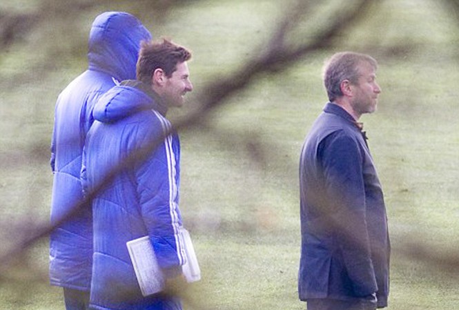 Villas-Boas lâm nguy Ông chủ Abramovich có chuyến thăm gây bất ngờ trong buổi tập của Chelsea
Ảnh: Dailymail