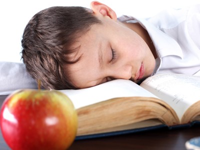 Ngủ ngay sau khi học giúp cải thiện điểm số Ngủ ngay sau khi học giúp cải thiện điểm số
