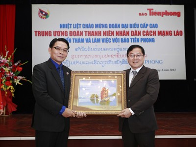 T.Ư Đoàn đào tạo cán bộ cho Lào T.Ư Đoàn đào tạo cán bộ cho Lào