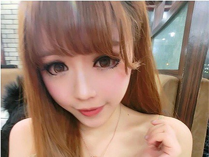 Người mẫu 9X gây sốt mạng Trung Quốc Người mẫu 9X gây sốt mạng Trung Quốc