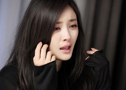 Dương Mịch bác bỏ tin đồn bơm ngực Dương Mịch bác bỏ tin đồn bơm ngực