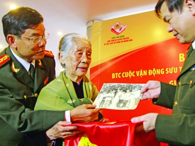 Sưu tầm kỷ vật ngành công an Sưu tầm kỷ vật ngành công an