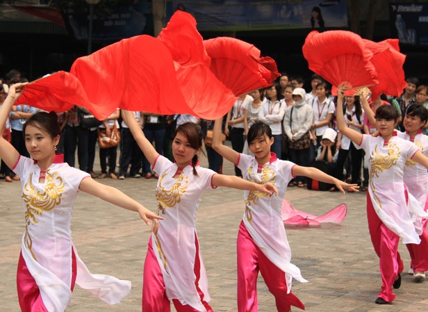 Ngẫu hứng sinh viên chào mừng ngày thành lập Đoàn Ngẫu hứng sinh viên chào mừng ngày thành lập Đoàn