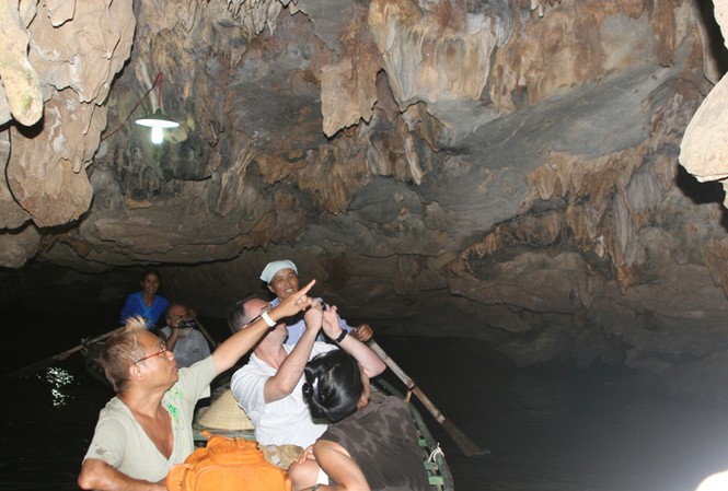 Tràng An đáp ứng hai tiêu chí của UNESCO Hang động Tràng An. Ảnh: Minh Đức