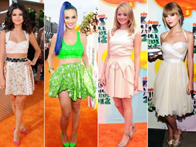 Sao teen đọ dáng trên thảm đỏ Kids' Choice Awards Sao teen đọ dáng trên thảm đỏ Kids' Choice Awards