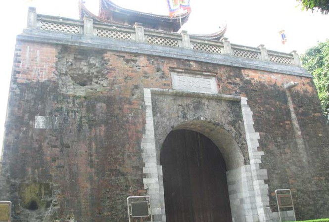 Vết đạn trên thành Hà Nội ẩn chứa bí mật gì? Vết đạn trên thành Hà Nội ẩn chứa bí mật gì?