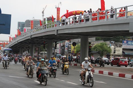 Nhiều ưu điểm vượt trội của cầu vượt nhẹ Nhiều ưu điểm vượt trội của cầu vượt nhẹ