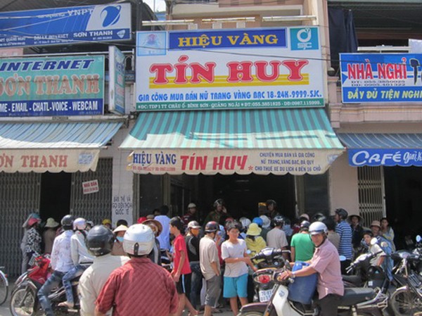 Chủ tiệm vàng bị thôi miên lấy mất gần 5 tỷ đồng Chủ tiệm vàng bị thôi miên lấy mất gần 5 tỷ đồng