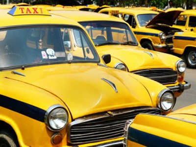 Nữ lái xe taxi New Dehli được học võ Nữ lái xe taxi New Dehli được học võ