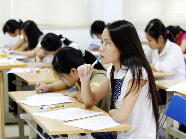 Miễn thi đầu vào thạc sĩ môn ngoại ngữ: Thi lại hay không? Theo ông Nguyễn Văn Nhã mục tiêu của ĐHQG và của nền giáo dục VN là đảm bảo chất lượng và hội nhập, chứ không phải tổ chức thi hay không tổ chức thi Ảnh: Hồng Vĩnh