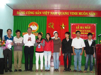 Sinh viên tạm trú thành công dân phường Lễ ra mắt Khu dân cư công nhân sinh viên tự quản tổ 39, phường Hòa Khánh Bắc. Ảnh: H.V