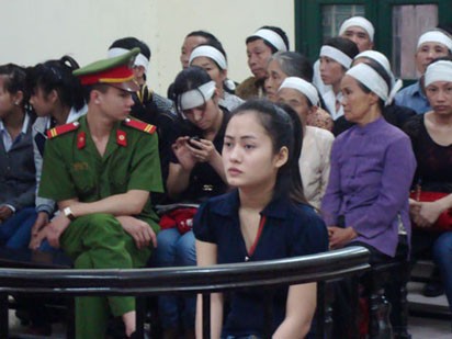 Giết bạn gái, nữ sinh 16 tuổi lĩnh 9 năm tù Giết bạn gái, nữ sinh 16 tuổi lĩnh 9 năm tù