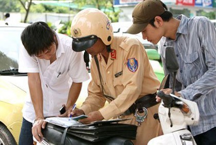 Không được dừng xe để xử phạt 'xe không chính chủ' Không được dừng xe để xử phạt 'xe không chính chủ'