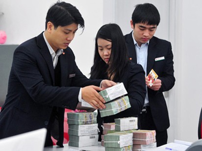 Lãi suất tiết kiệm giảm còn 7,5%/năm Lãi suất tiết kiệm giảm còn 7,5%/năm