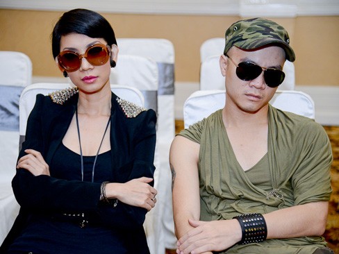 Xuân Lan 'mặt lạnh' ngồi tuyển người mẫu Xuân Lan 'mặt lạnh' ngồi tuyển người mẫu
