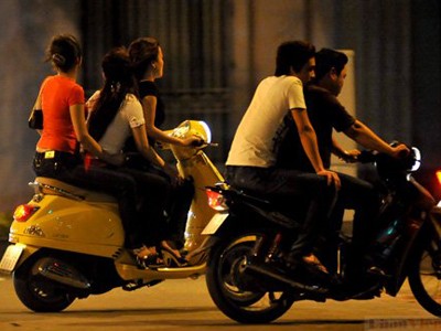 Hé lộ 'truyền thuyết' phố dân chơi ở Hà Thành Hé lộ 'truyền thuyết' phố dân chơi ở Hà Thành