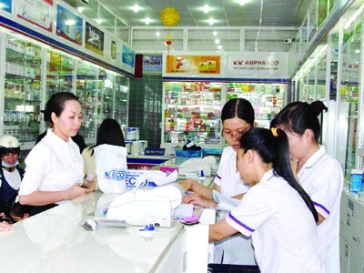 Kê đơn thuốc gốc, chặn 'hoa hồng' Mua bán thuốc tại một cửa hàng ở TPHCM