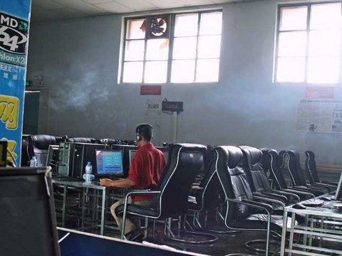 Ăn, ngủ ở quán game 6 năm liền Ăn, ngủ ở quán game 6 năm liền