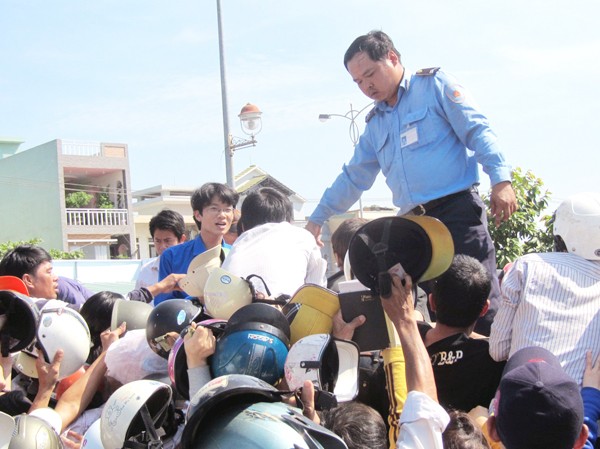 Khó chặn mũ dởm ăn theo mũ thật Khó chặn mũ dởm ăn theo mũ thật