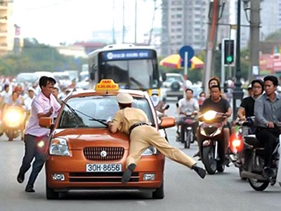 Cần quy định thêm trường hợp công an nổ súng bắn người? Cần quy định thêm trường hợp công an nổ súng bắn người?