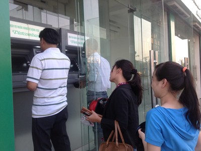 Việt Nam nên miễn phí ATM Việt Nam nên miễn phí ATM